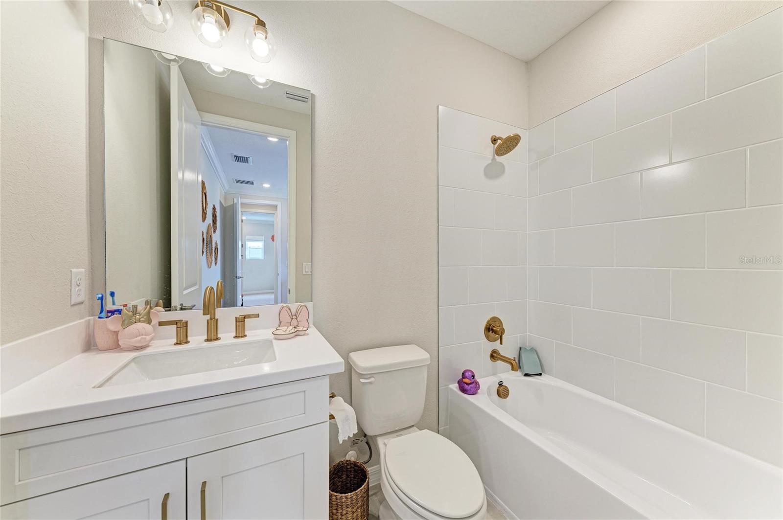 9109 RADIANT CIR