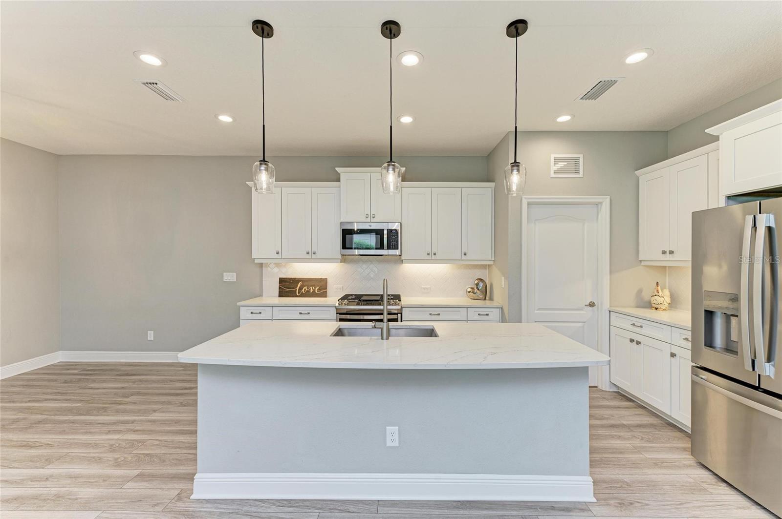 2802 BUTTERFLY JASMINE TRL