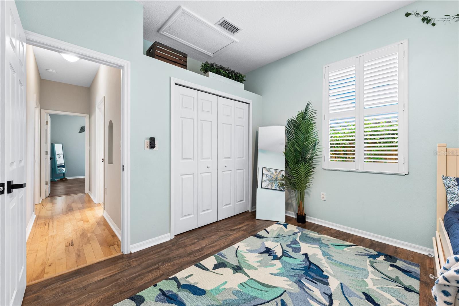 5272 SUNNYDALE CIR E