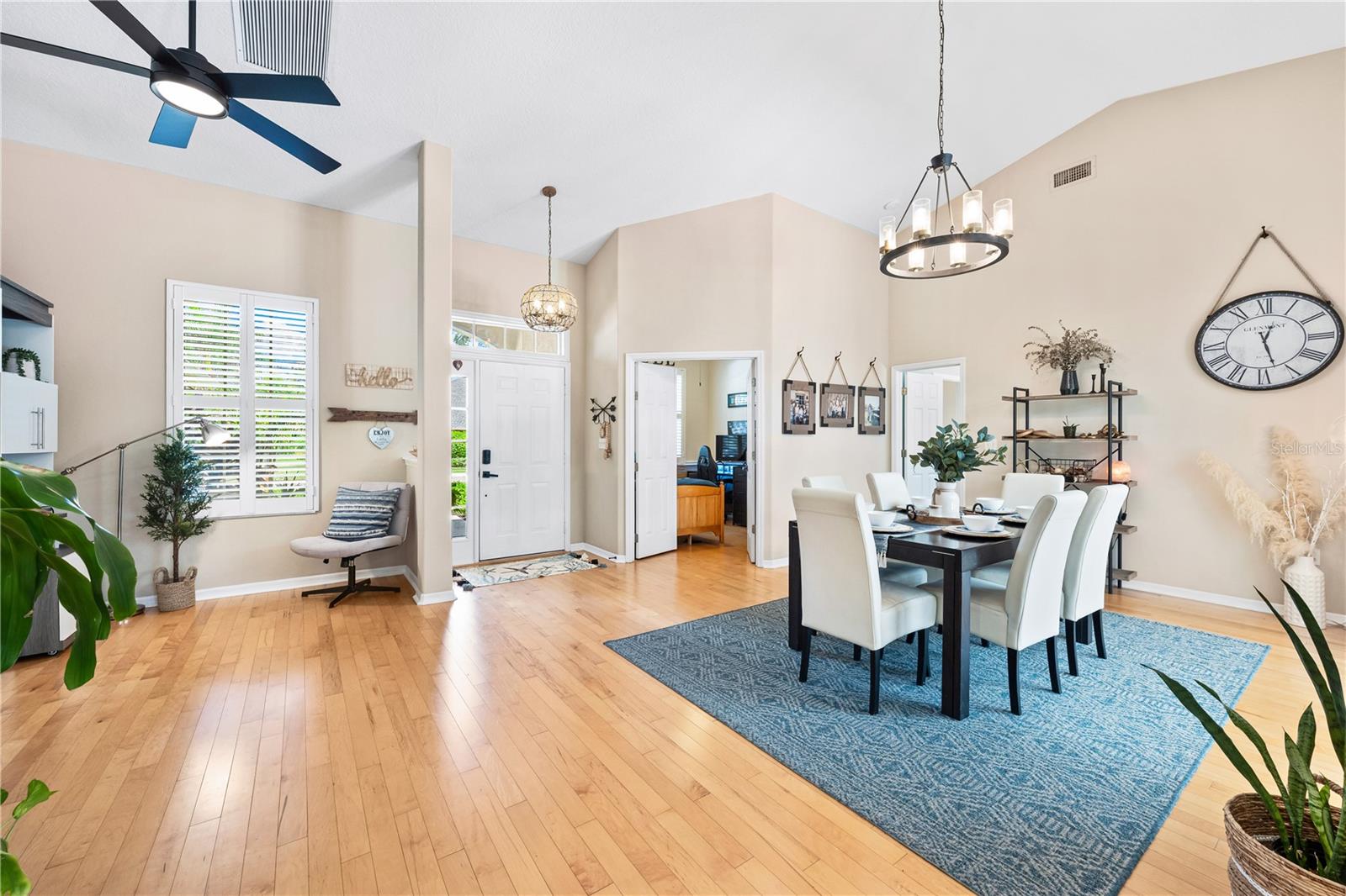 5272 SUNNYDALE CIR E