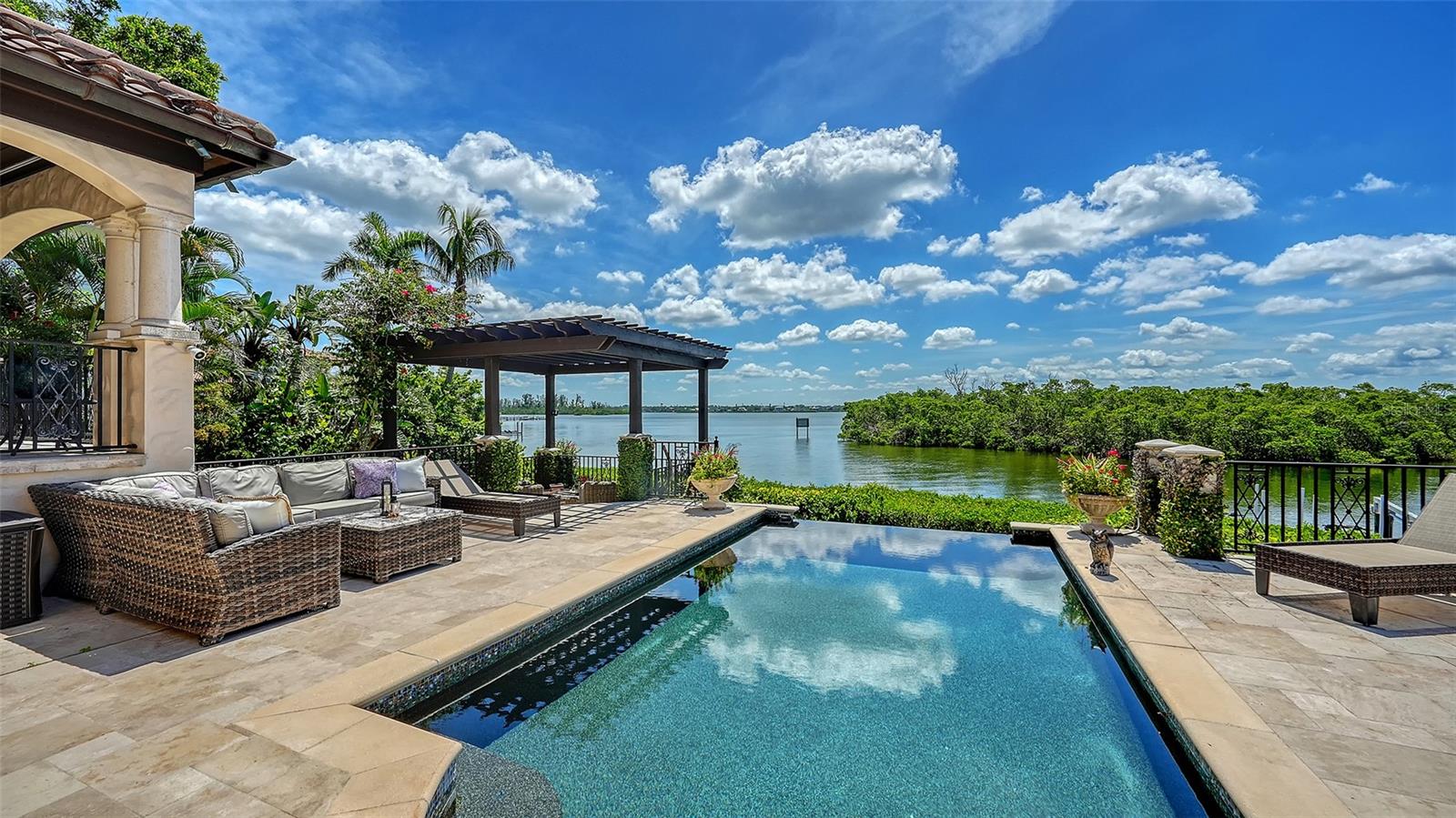 265 CEDAR PARK CIR