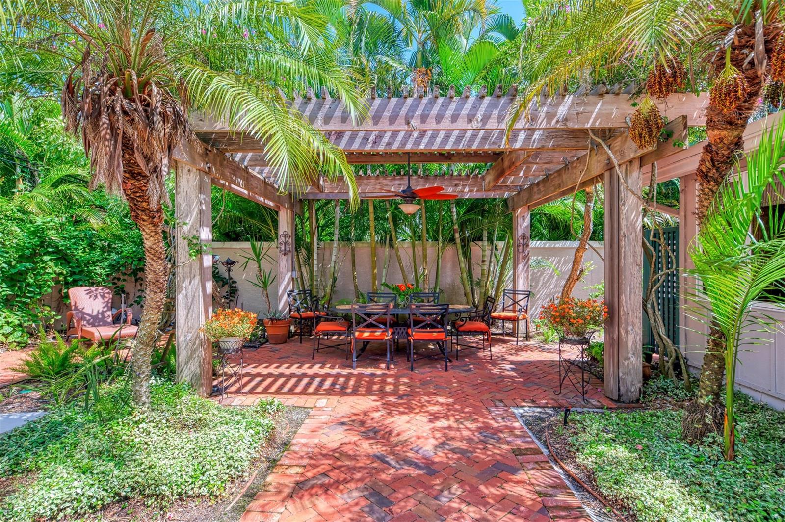 3838 FLORES AVE