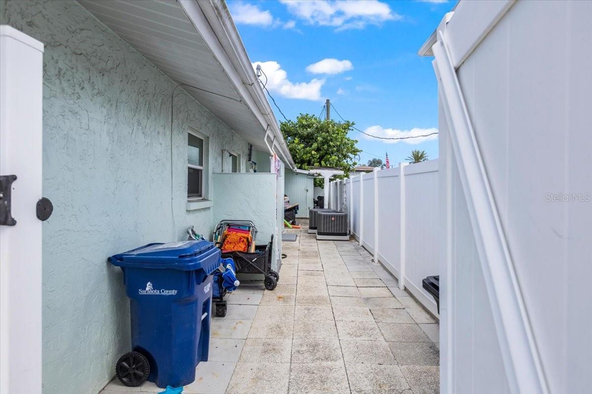 1141 SUN N SEA DR
