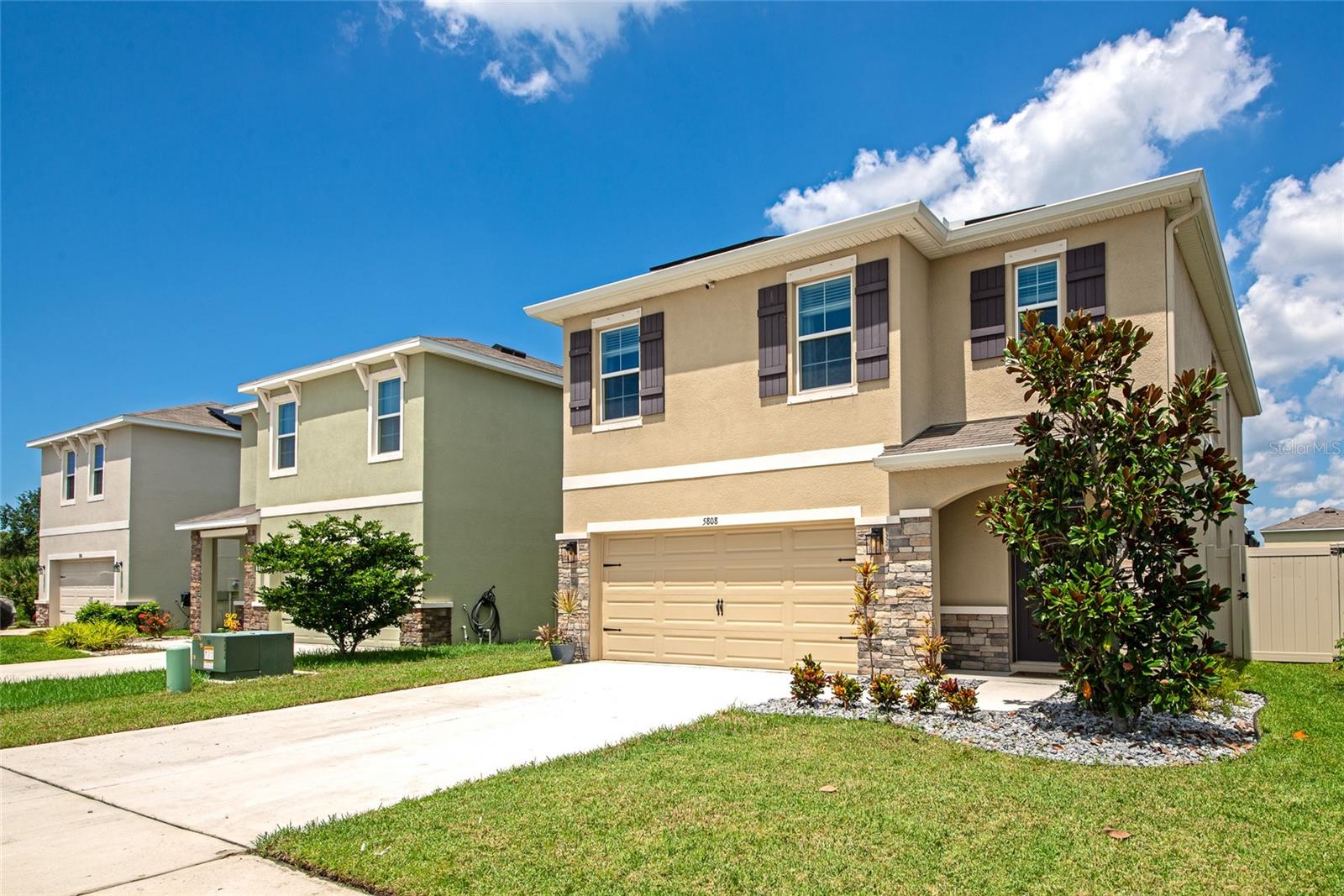 5808 CALLA LILLY DR