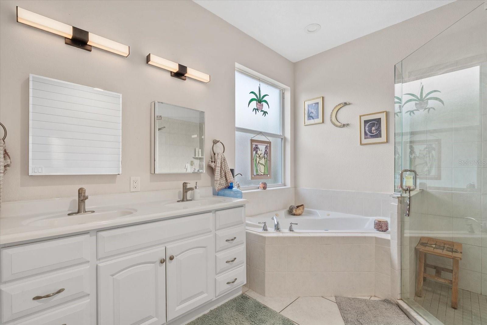 1602 PINYON PINE DR