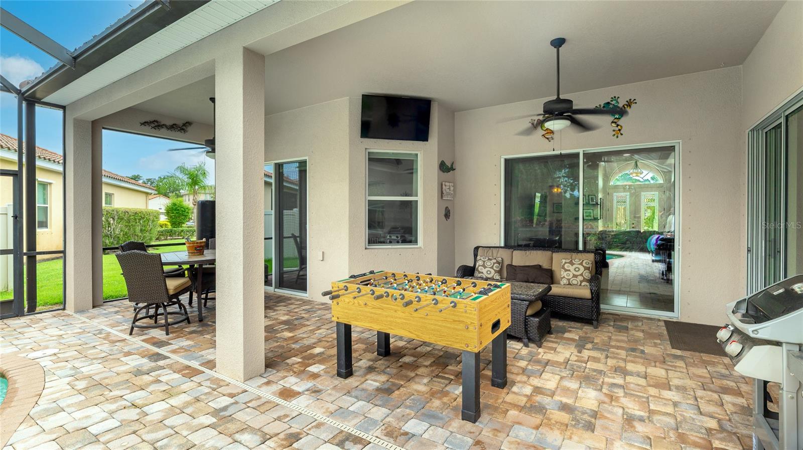 5621 ROCK DOVE DR