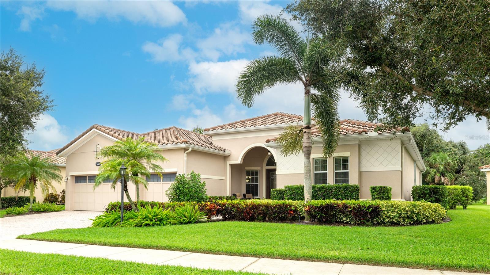 5621 ROCK DOVE DR