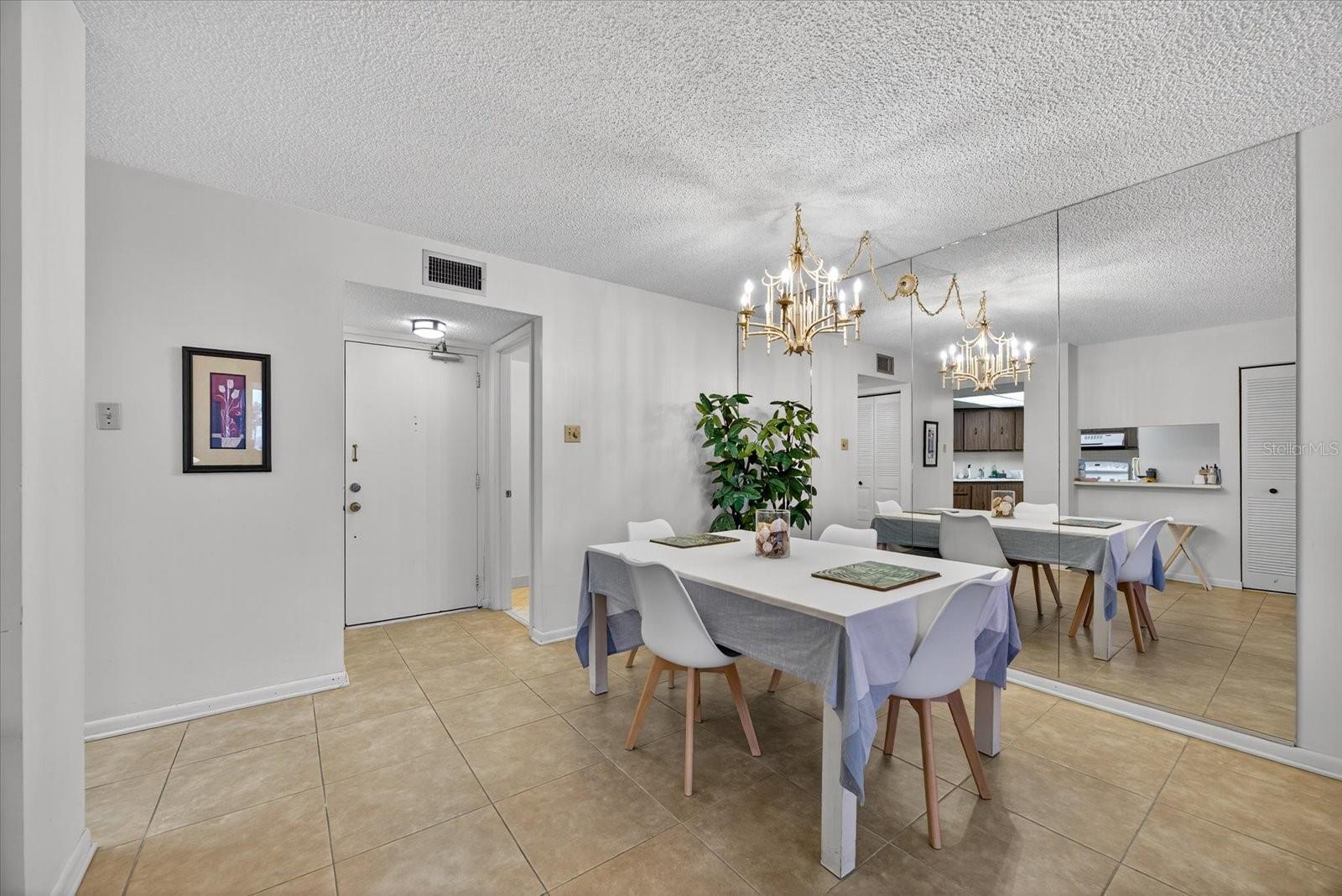 6051 SUN BLVD #403