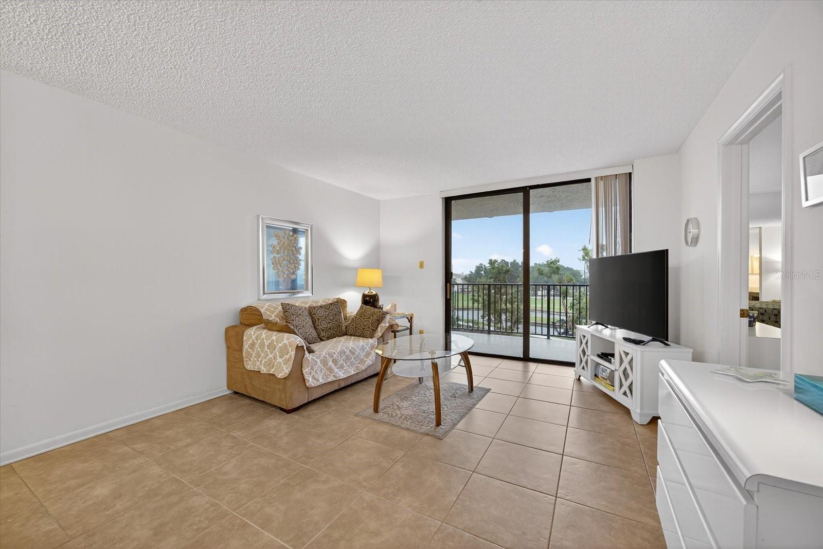 6051 SUN BLVD #403