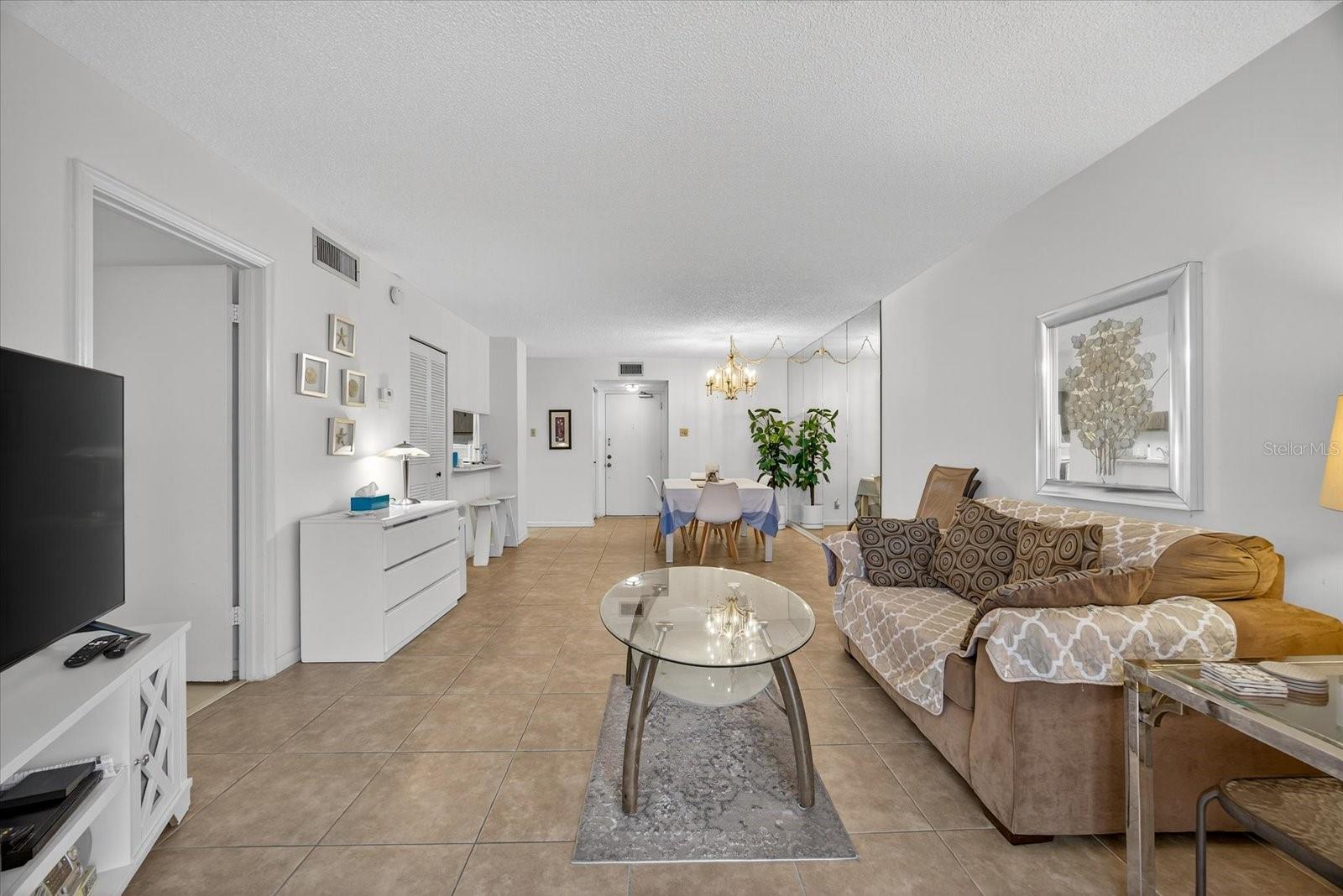 6051 SUN BLVD #403
