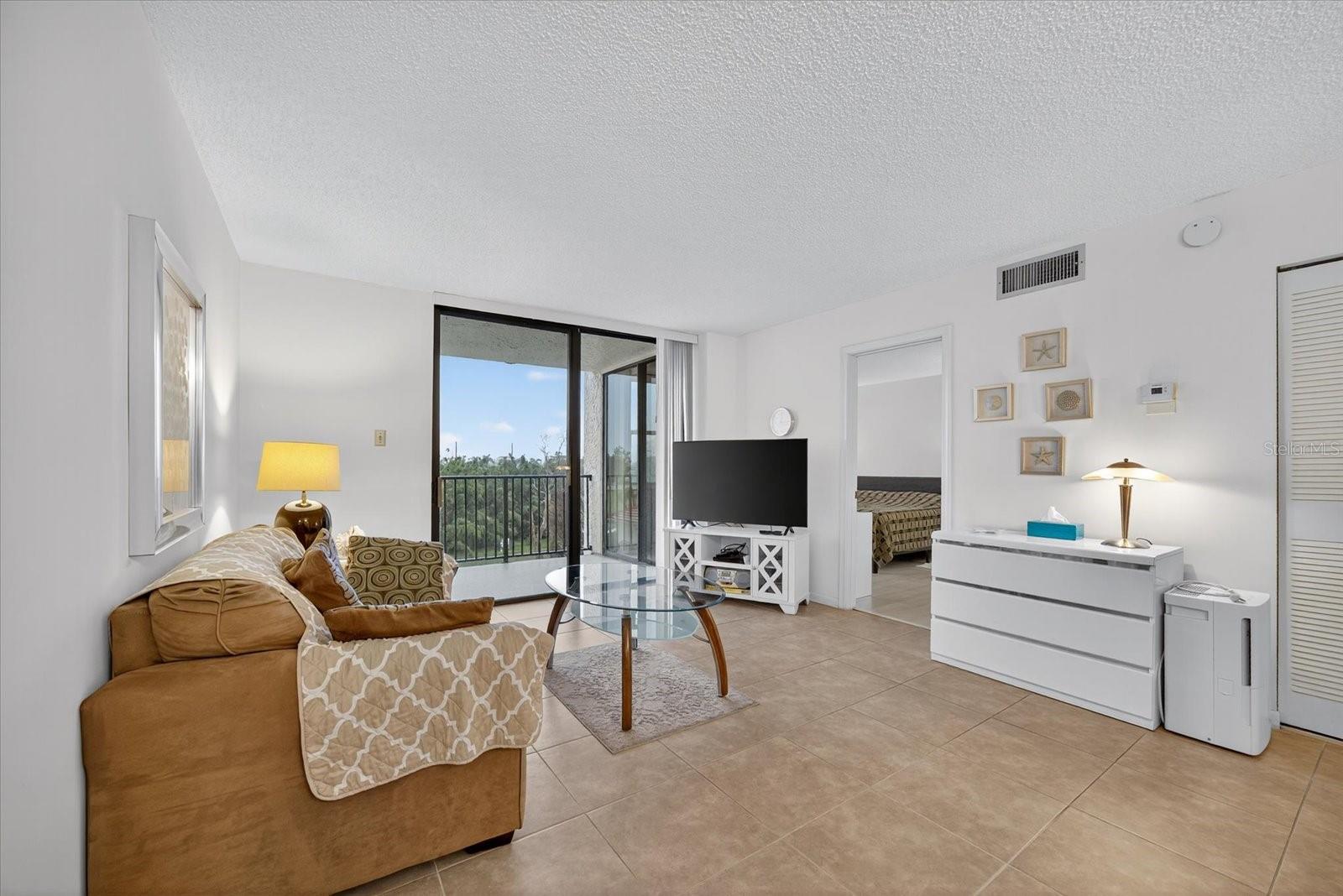 6051 SUN BLVD #403