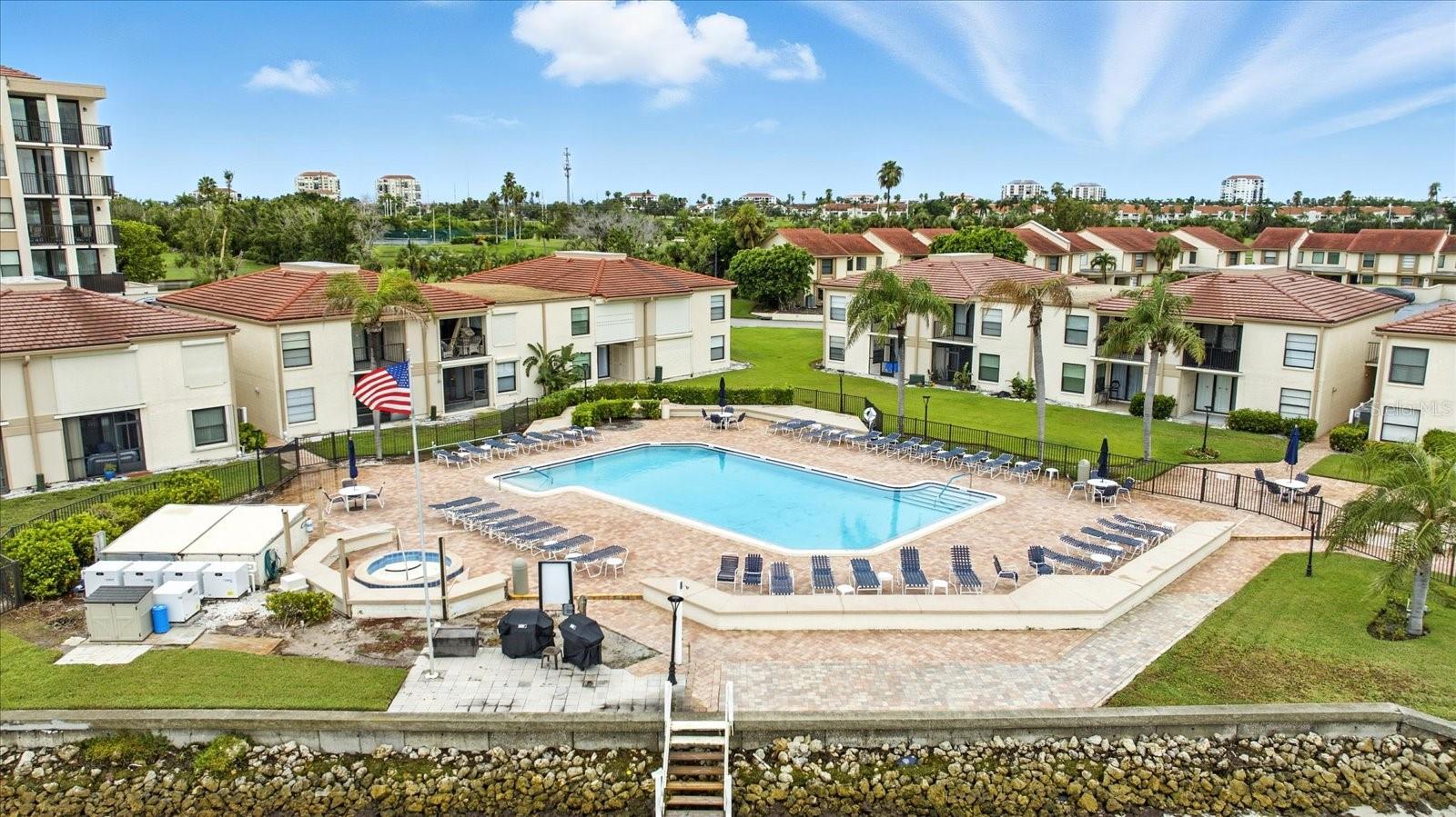6051 SUN BLVD #403
