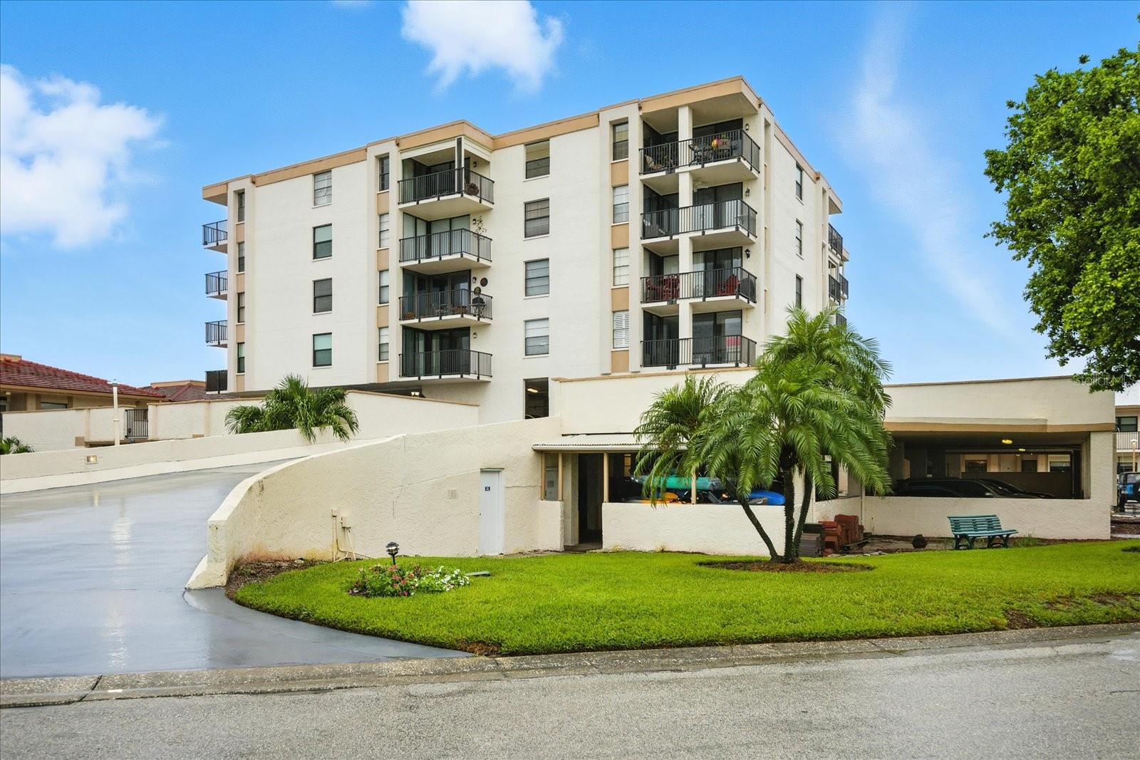 6051 SUN BLVD #403