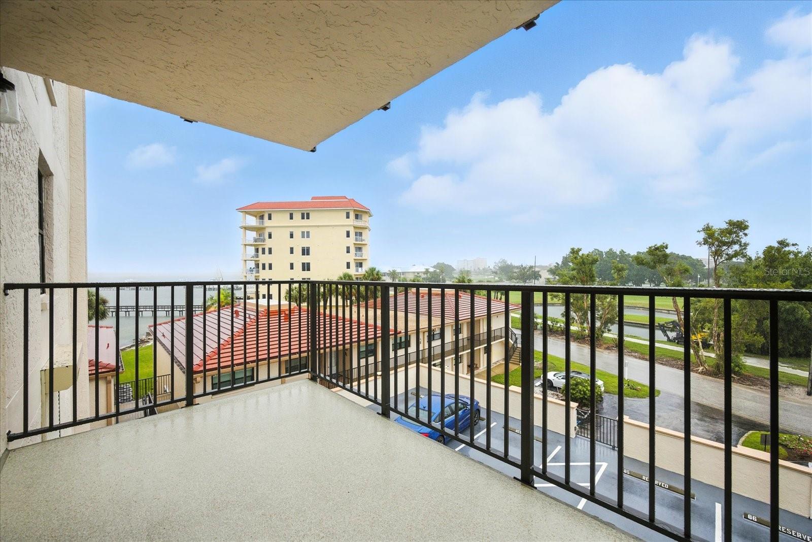 6051 SUN BLVD #403