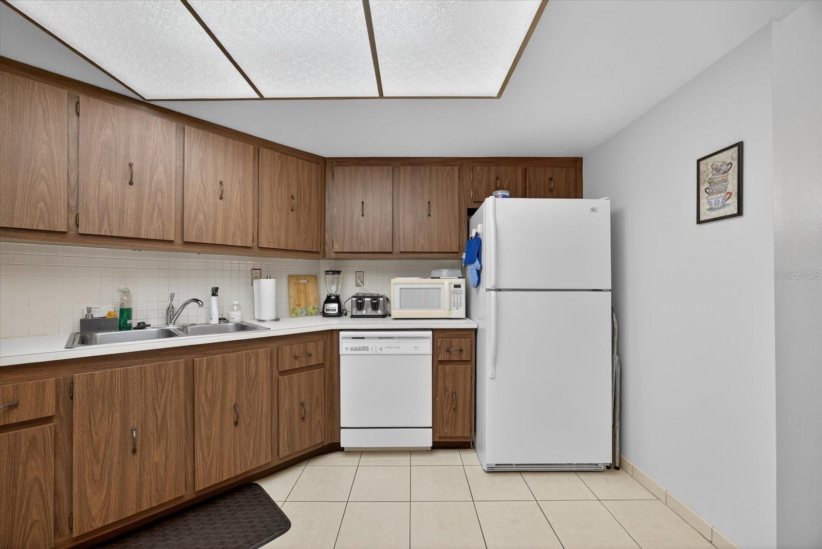 6051 SUN BLVD #403