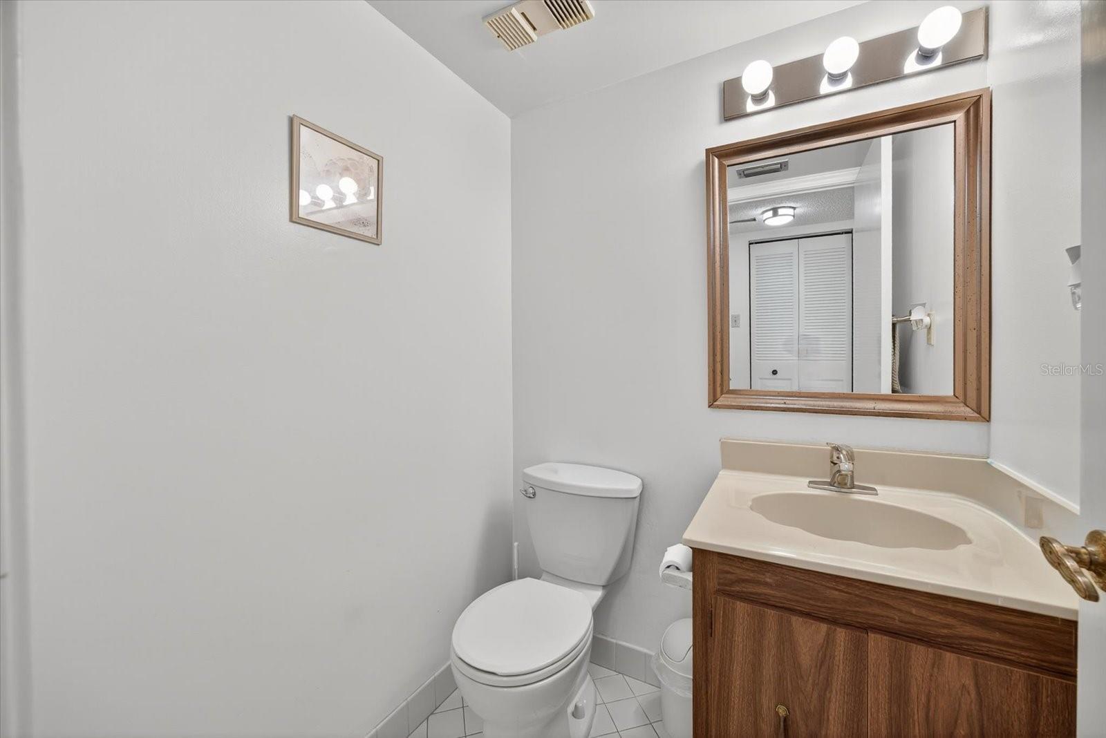 6051 SUN BLVD #403
