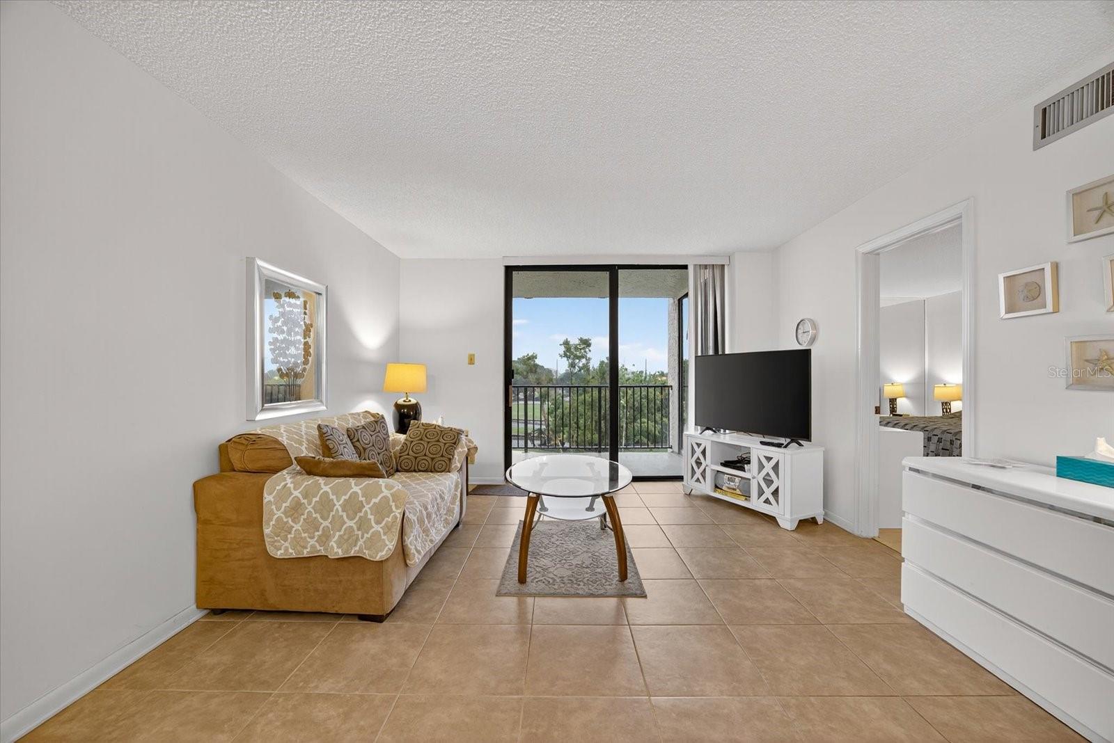 6051 SUN BLVD #403