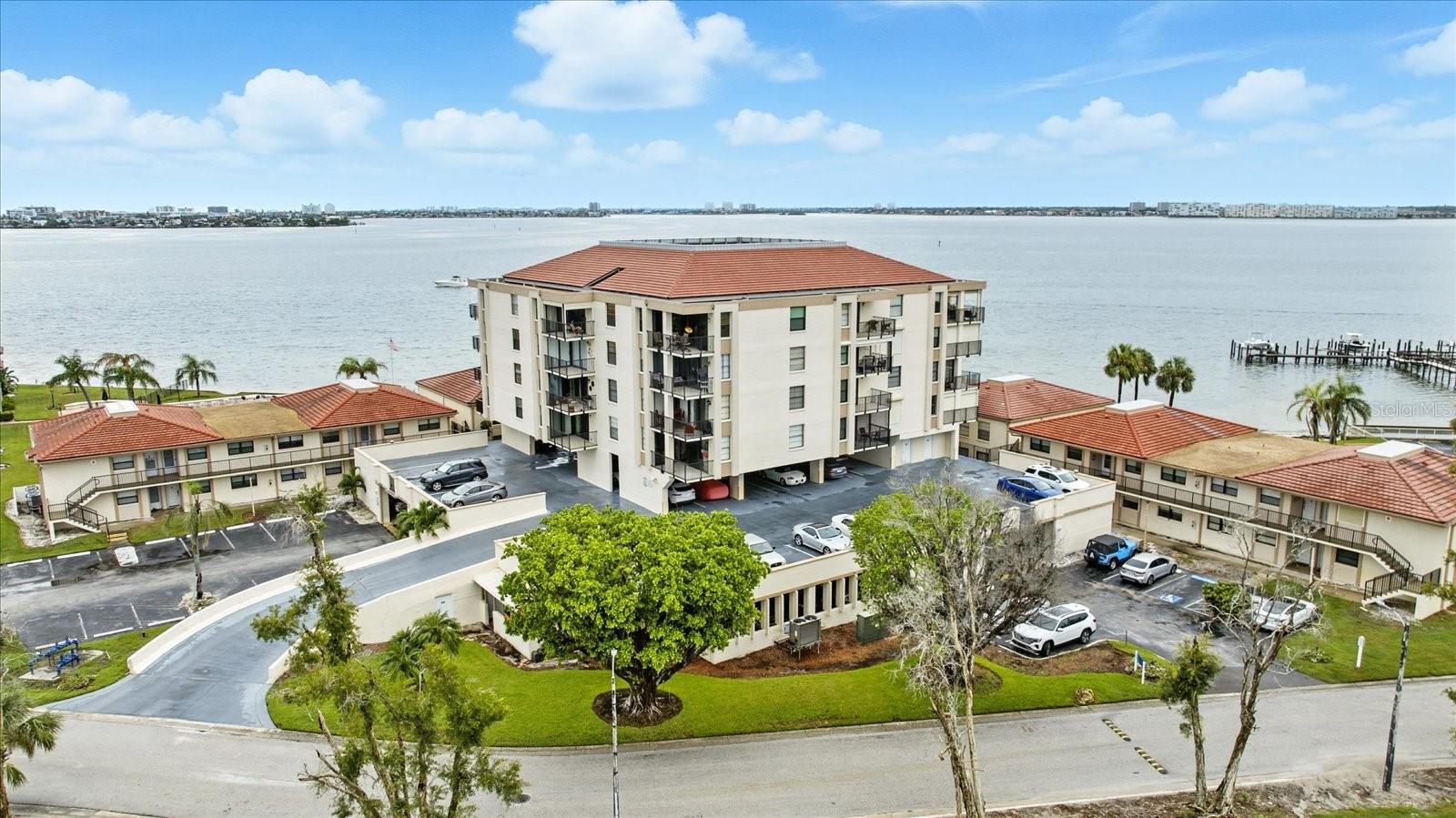 6051 SUN BLVD #403