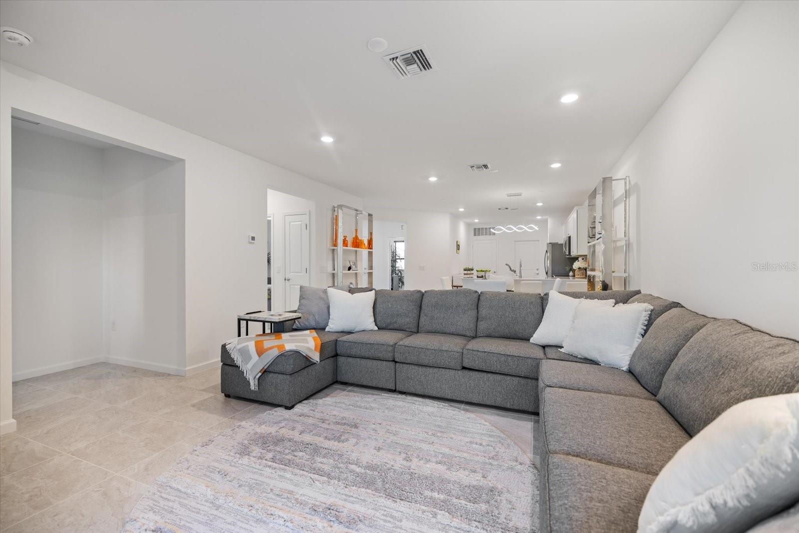 6511 SILVERSTAR DR