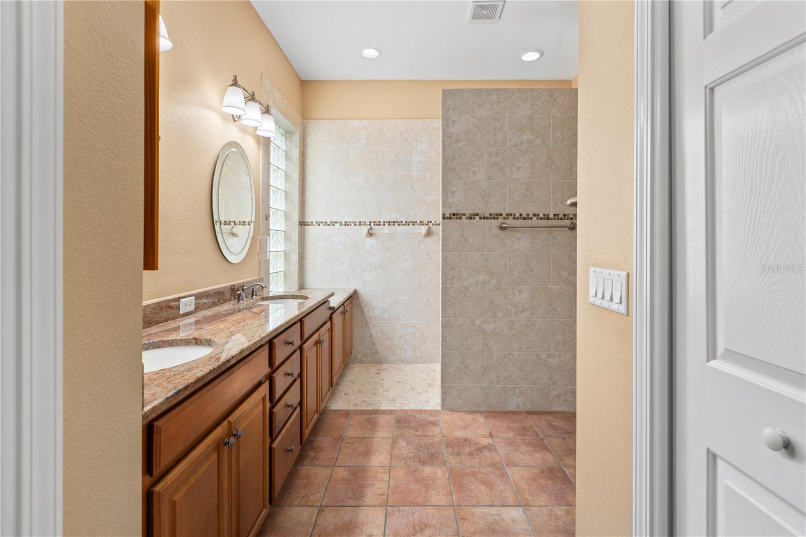 1004 REGAL MANOR WAY