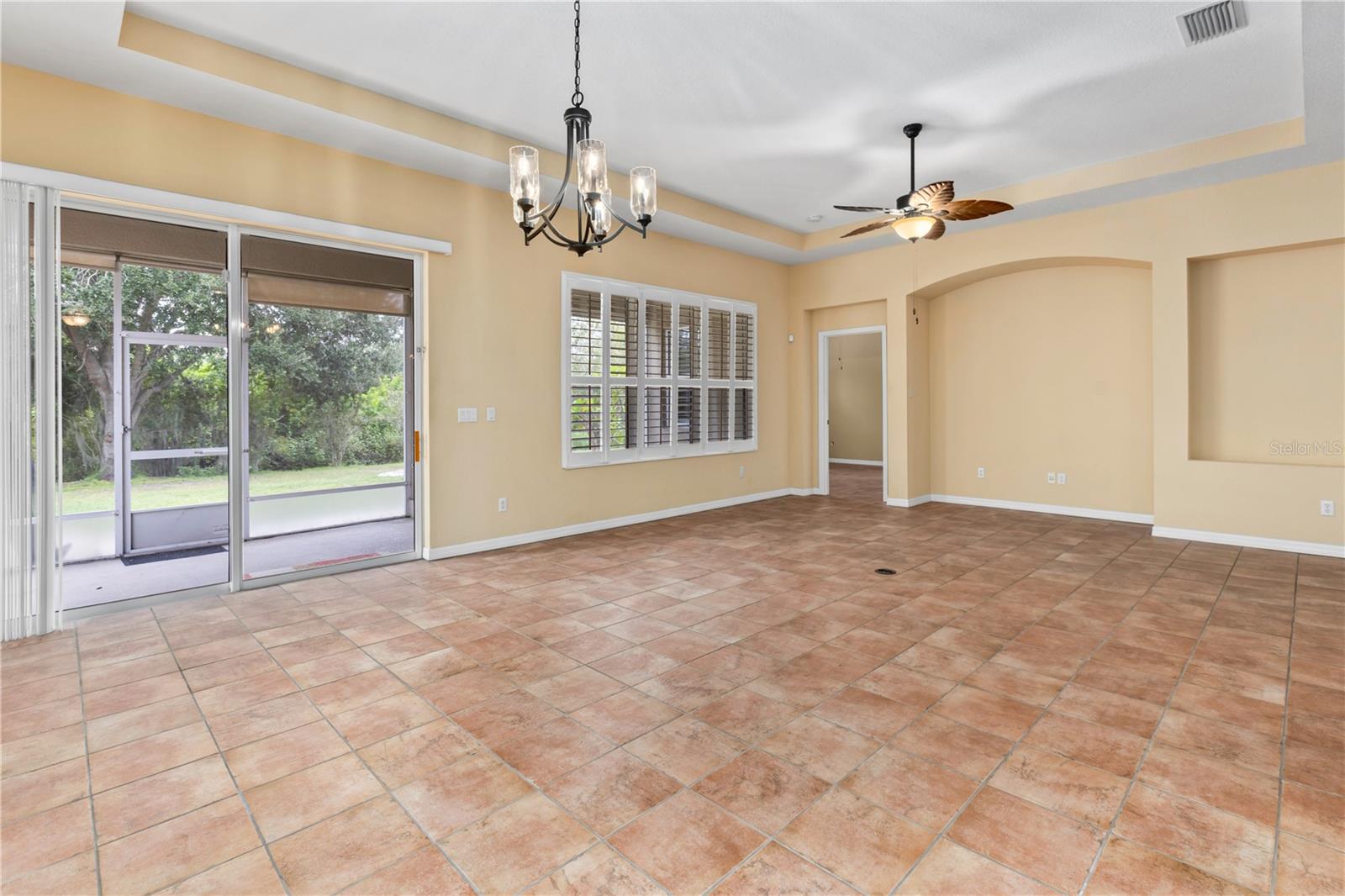 1004 REGAL MANOR WAY