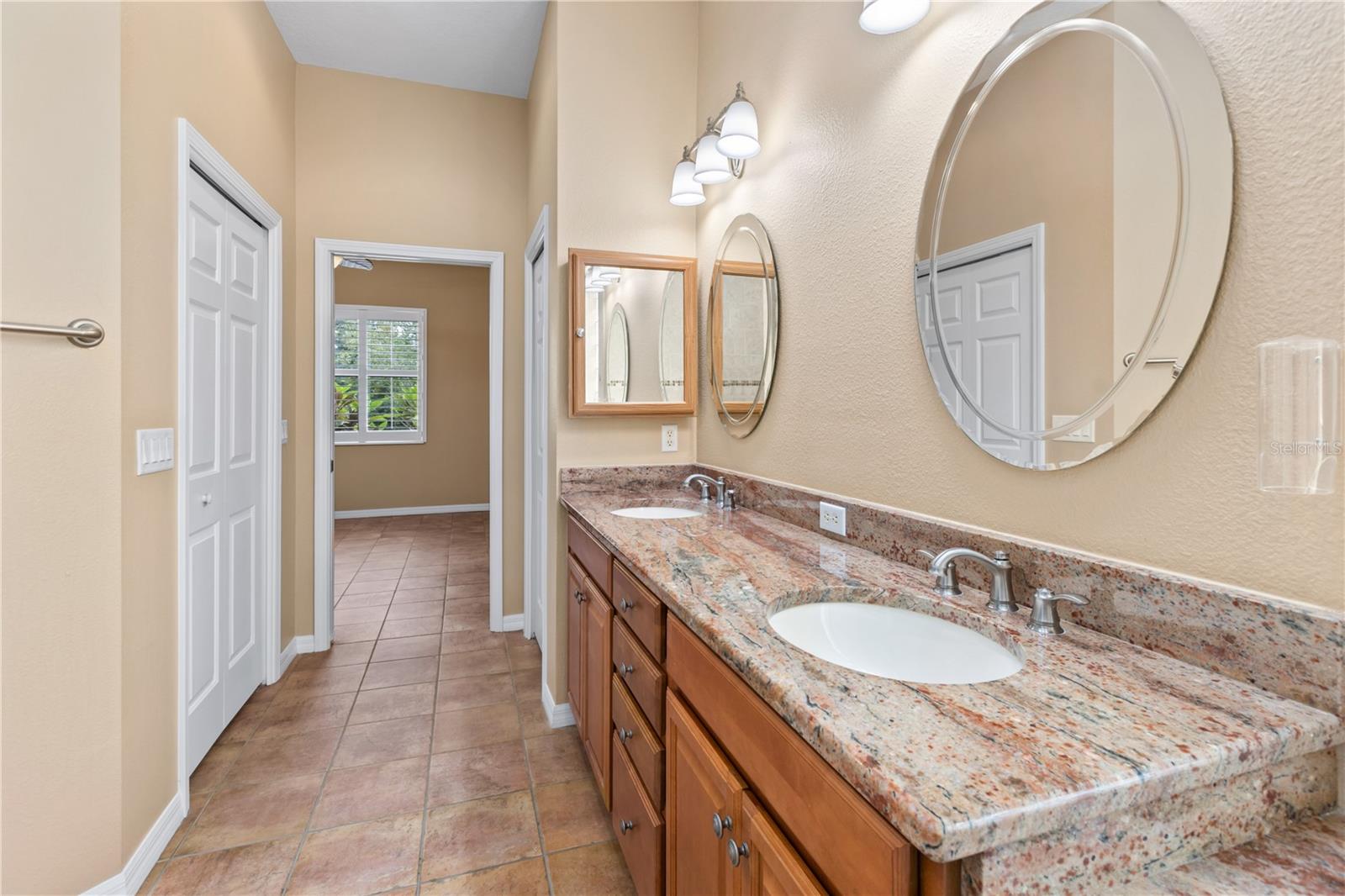 1004 REGAL MANOR WAY