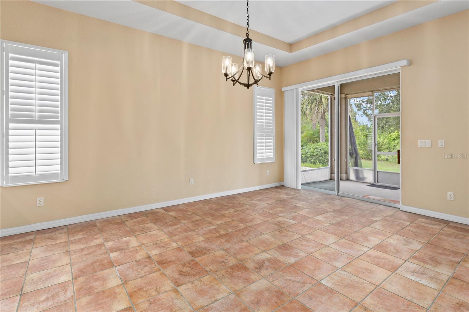 1004 REGAL MANOR WAY