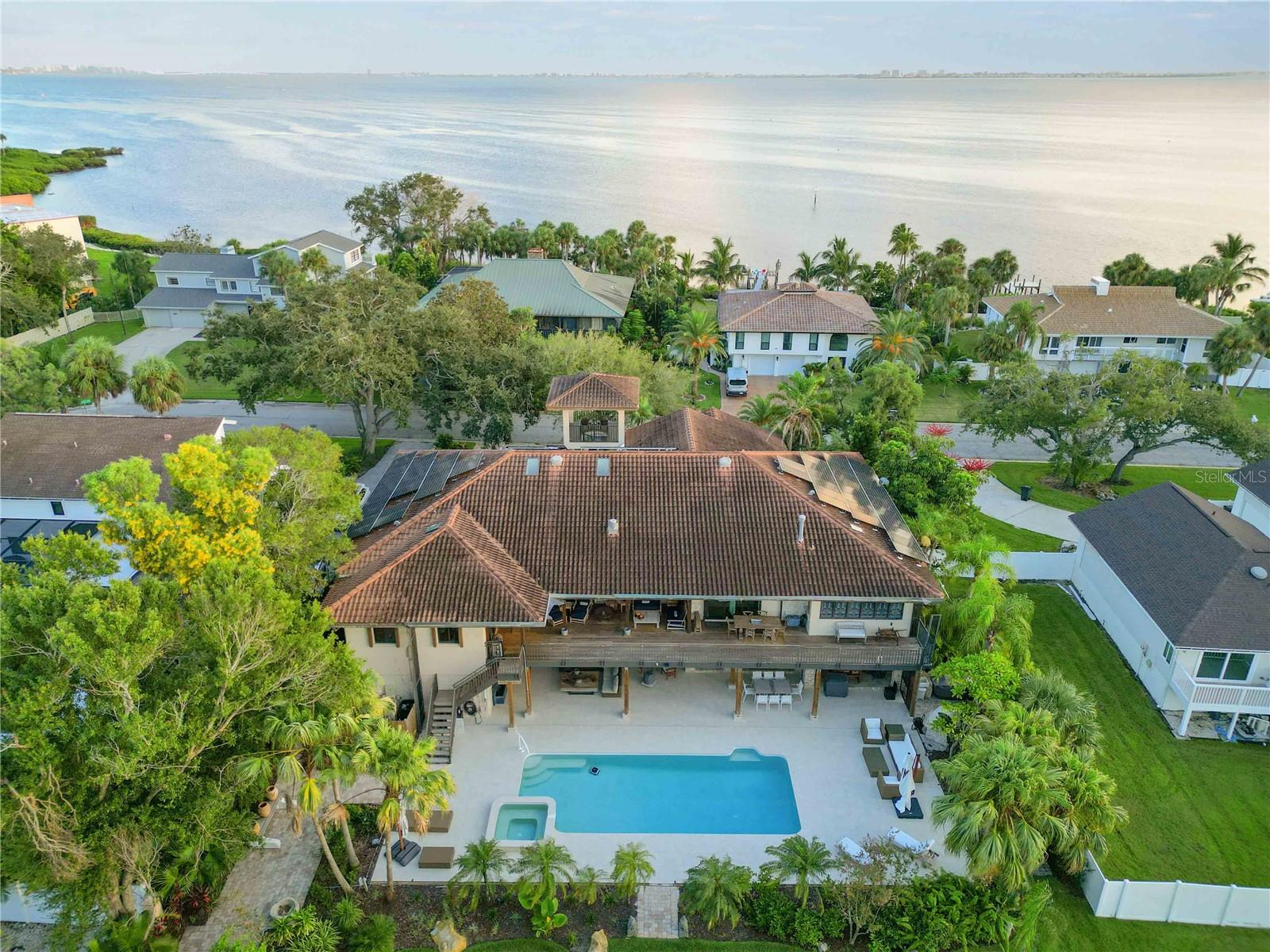 3807 BAYSIDE DR
