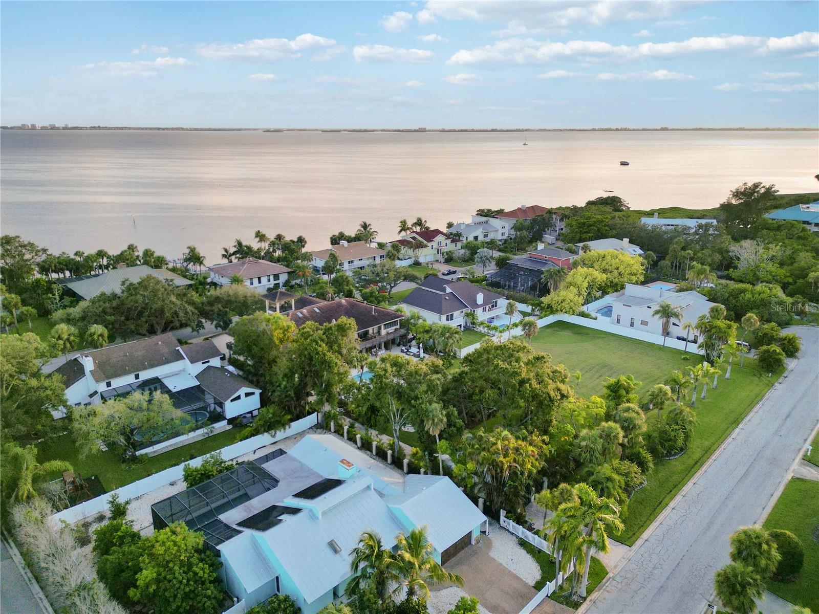 3807 BAYSIDE DR