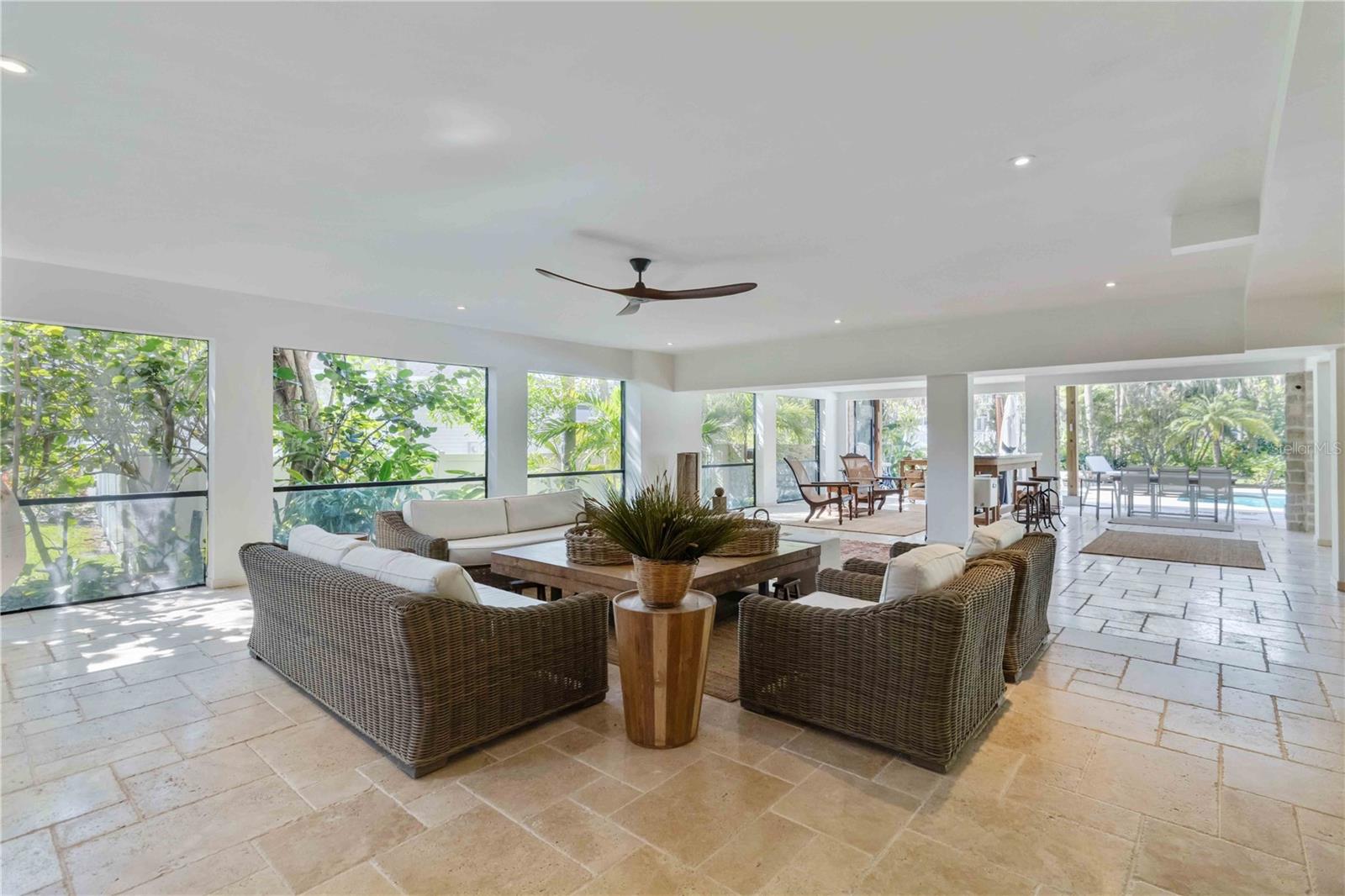 3807 BAYSIDE DR