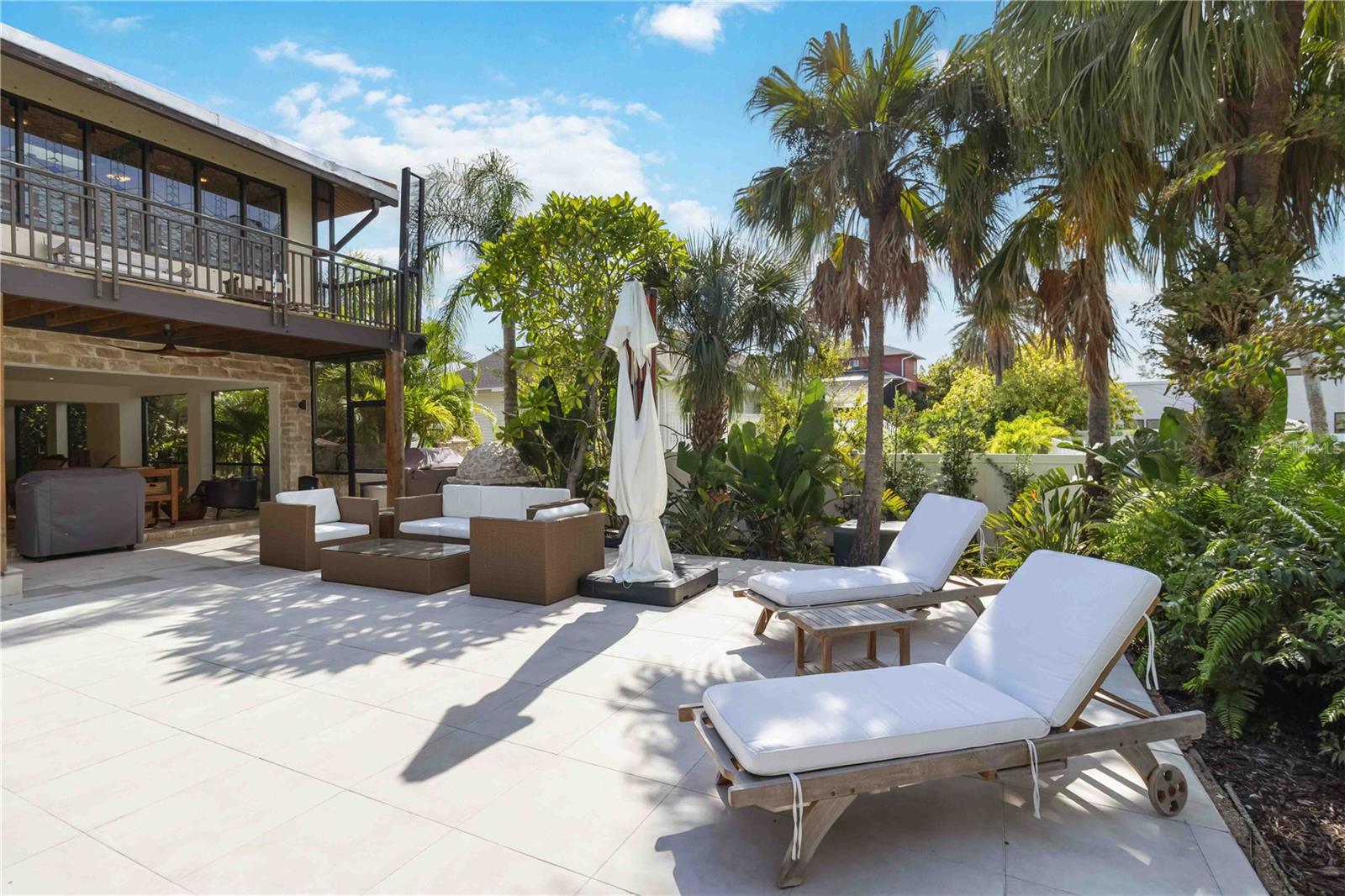 3807 BAYSIDE DR
