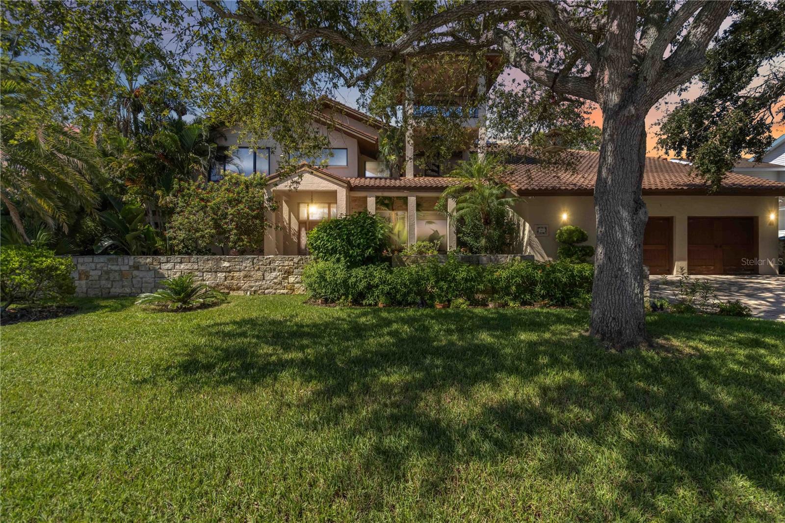 3807 BAYSIDE DR