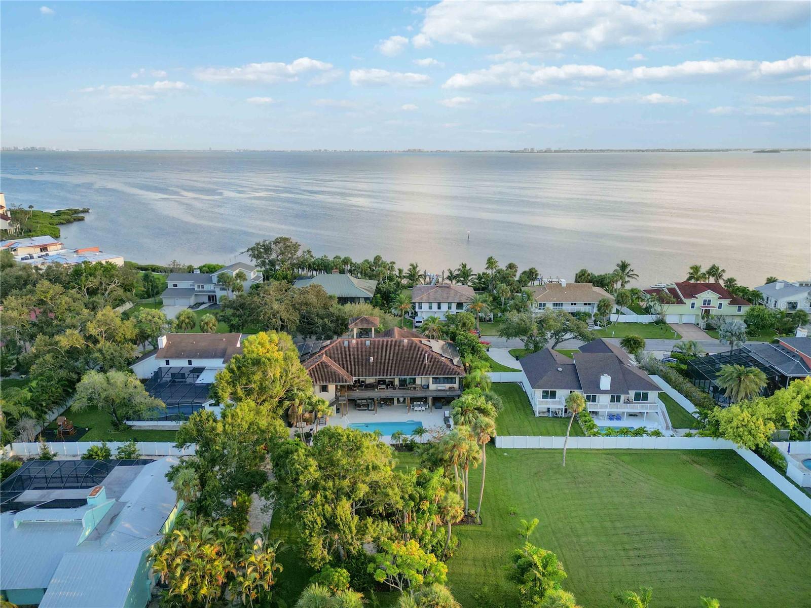 3807 BAYSIDE DR