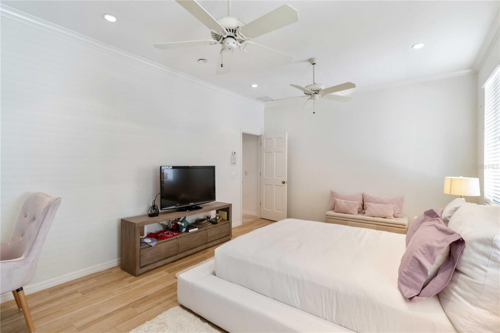 3807 BAYSIDE DR