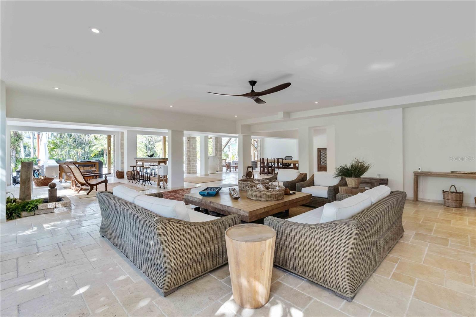 3807 BAYSIDE DR