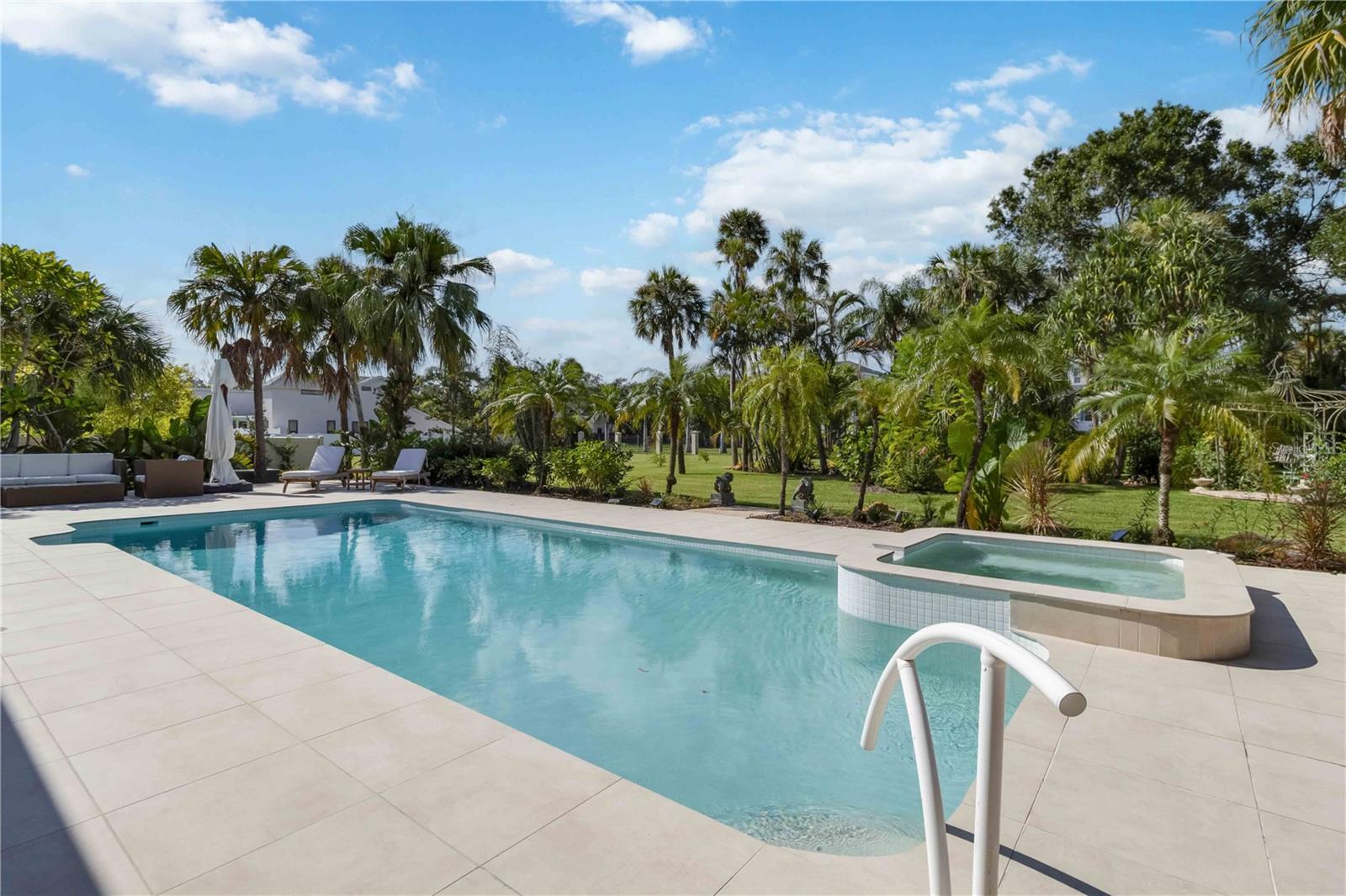 3807 BAYSIDE DR