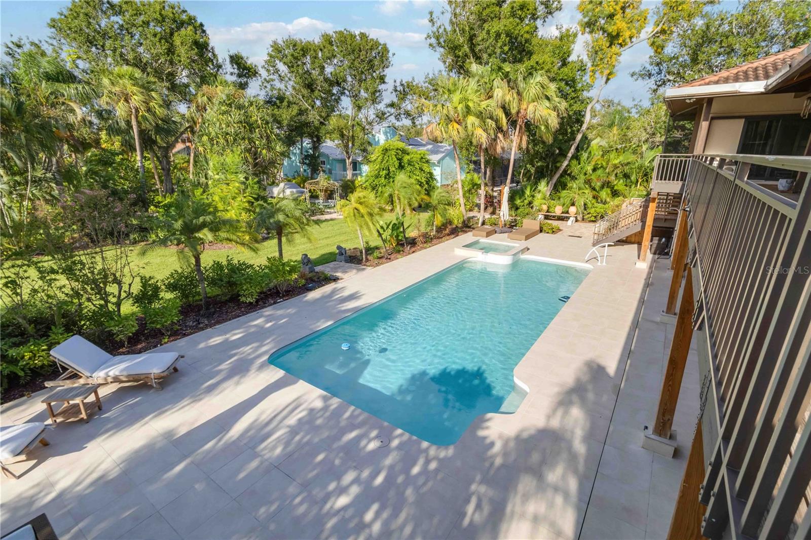 3807 BAYSIDE DR