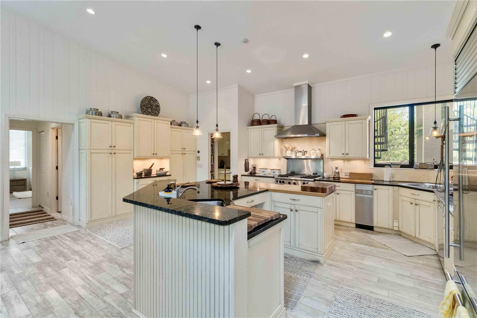 3807 BAYSIDE DR