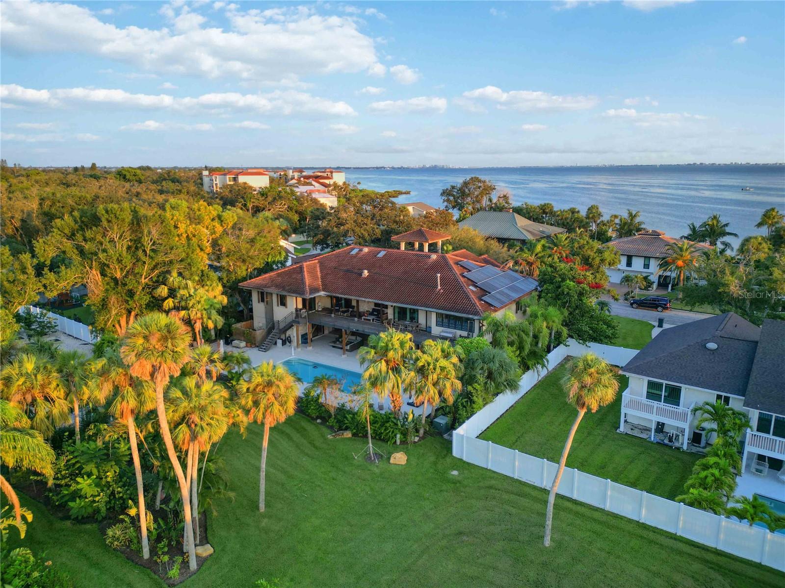 3807 BAYSIDE DR