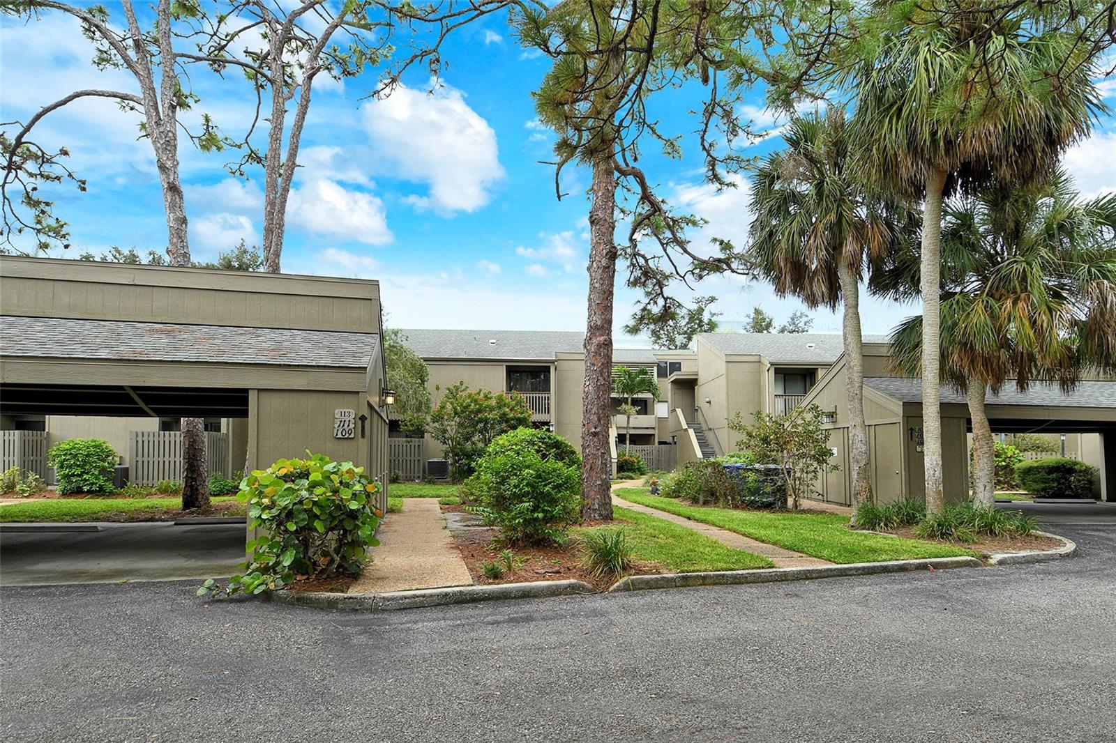 111 WOODLAND PL
