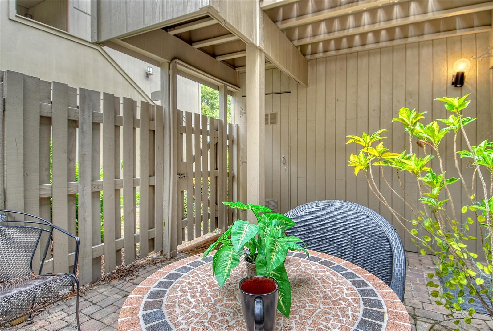 111 WOODLAND PL