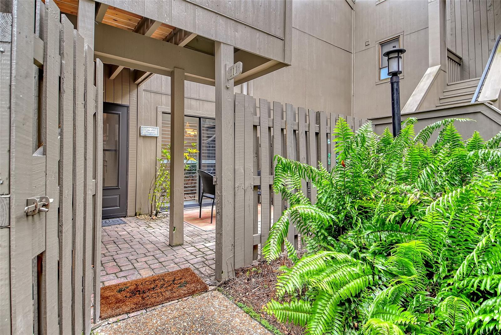111 WOODLAND PL