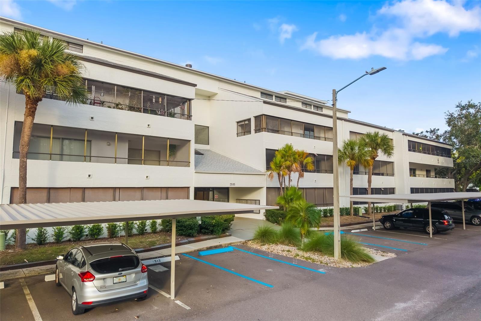 2585 COUNTRYSIDE BLVD #4302