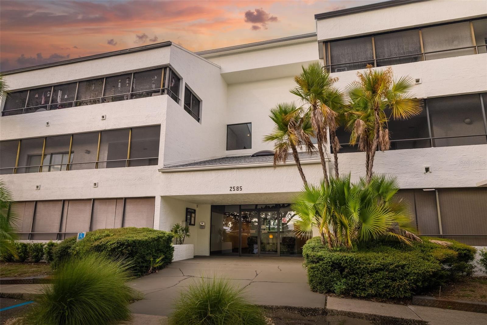 2585 COUNTRYSIDE BLVD #4302