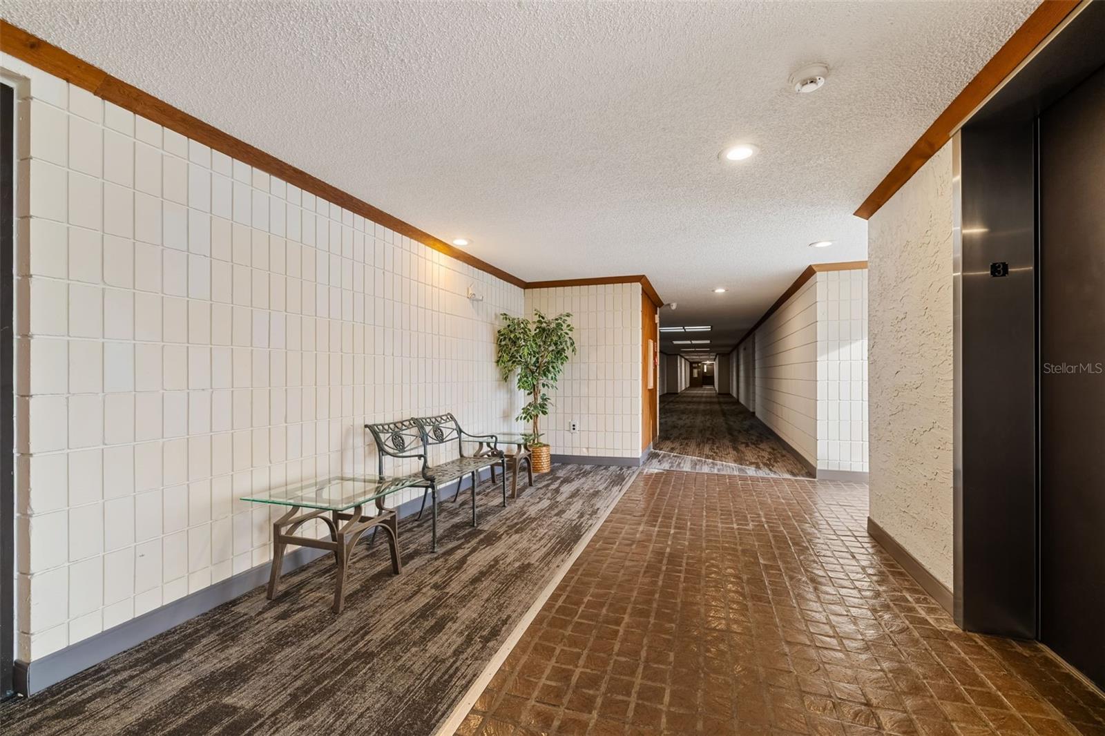 2585 COUNTRYSIDE BLVD #4302