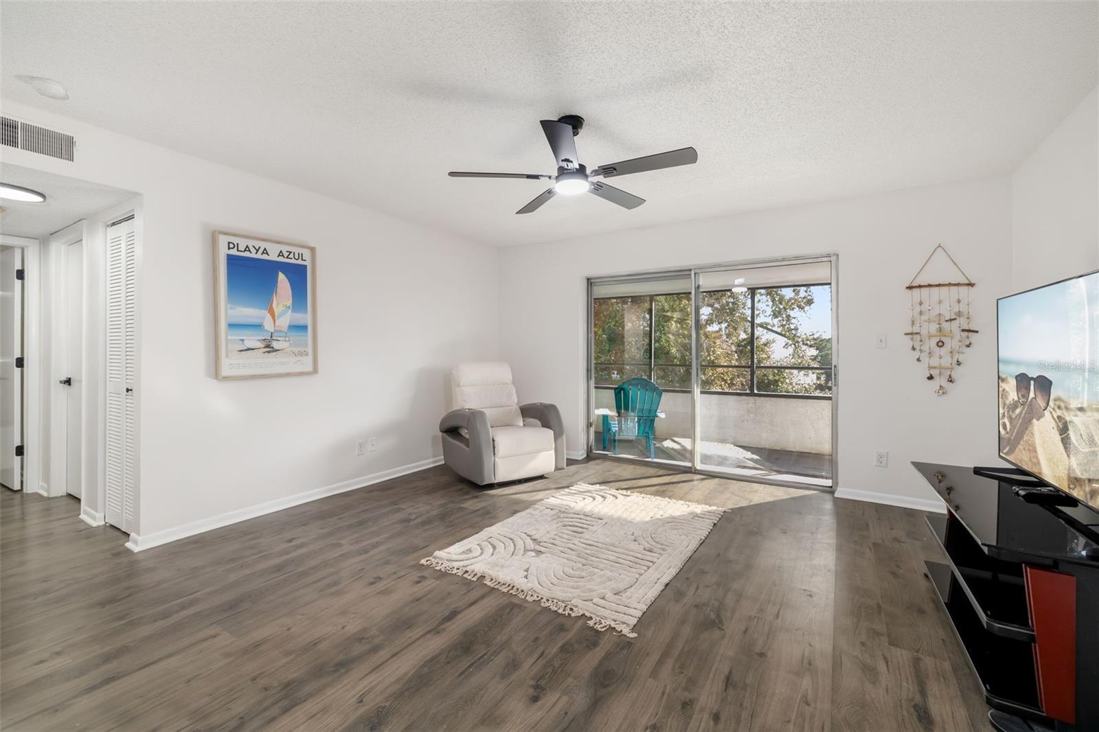 2585 COUNTRYSIDE BLVD #4302