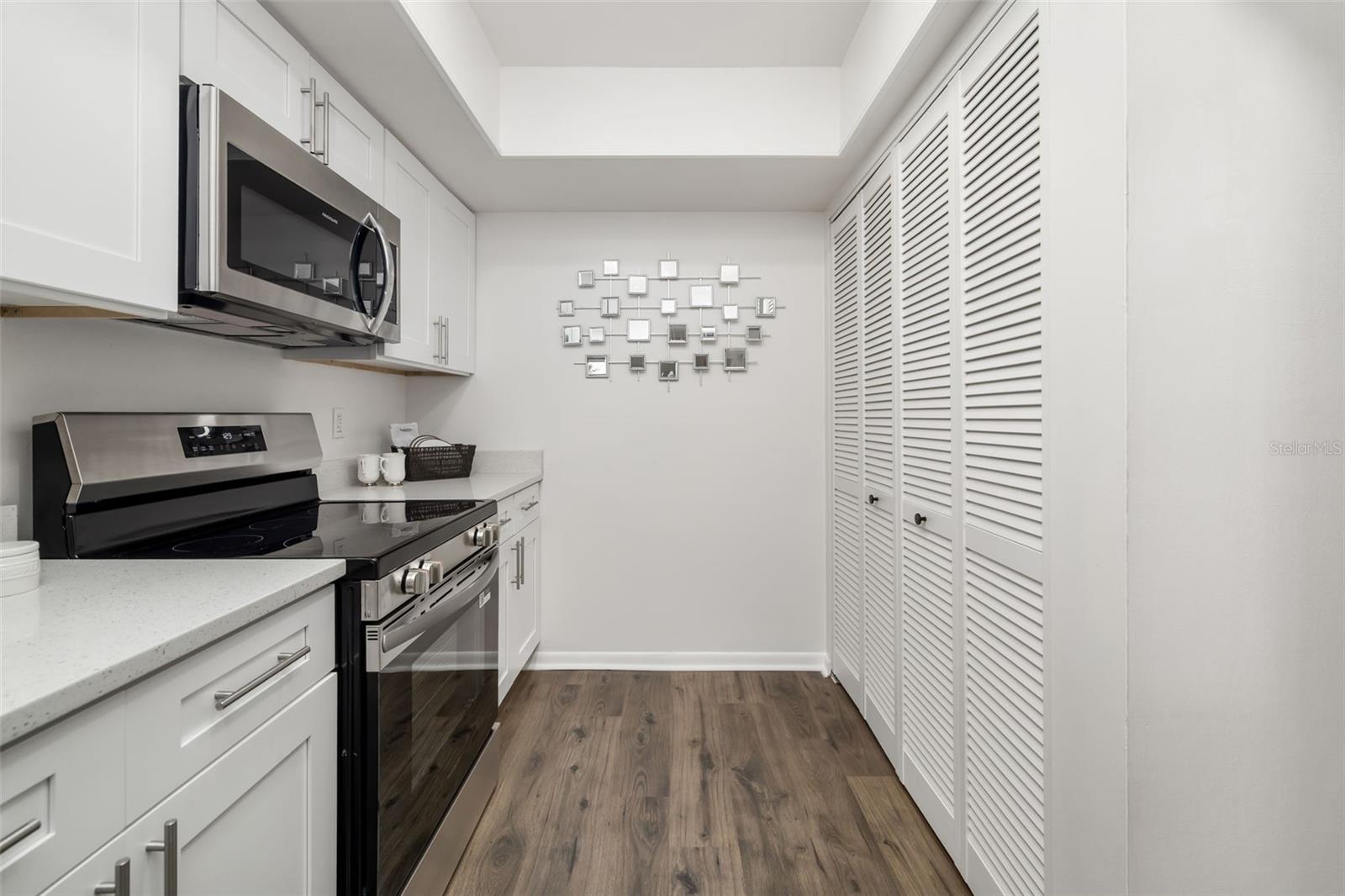 2585 COUNTRYSIDE BLVD #4302