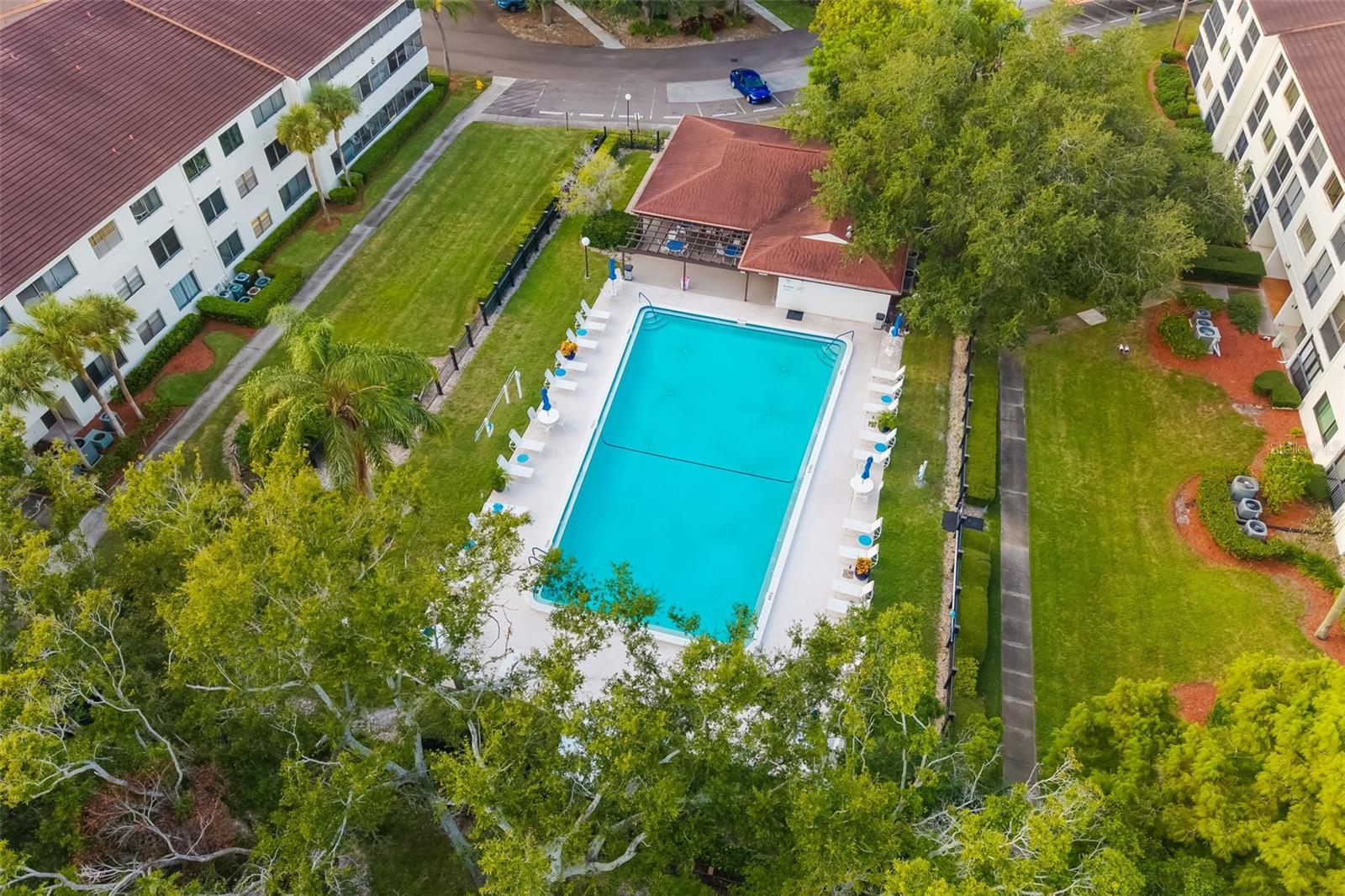 2585 COUNTRYSIDE BLVD #4302