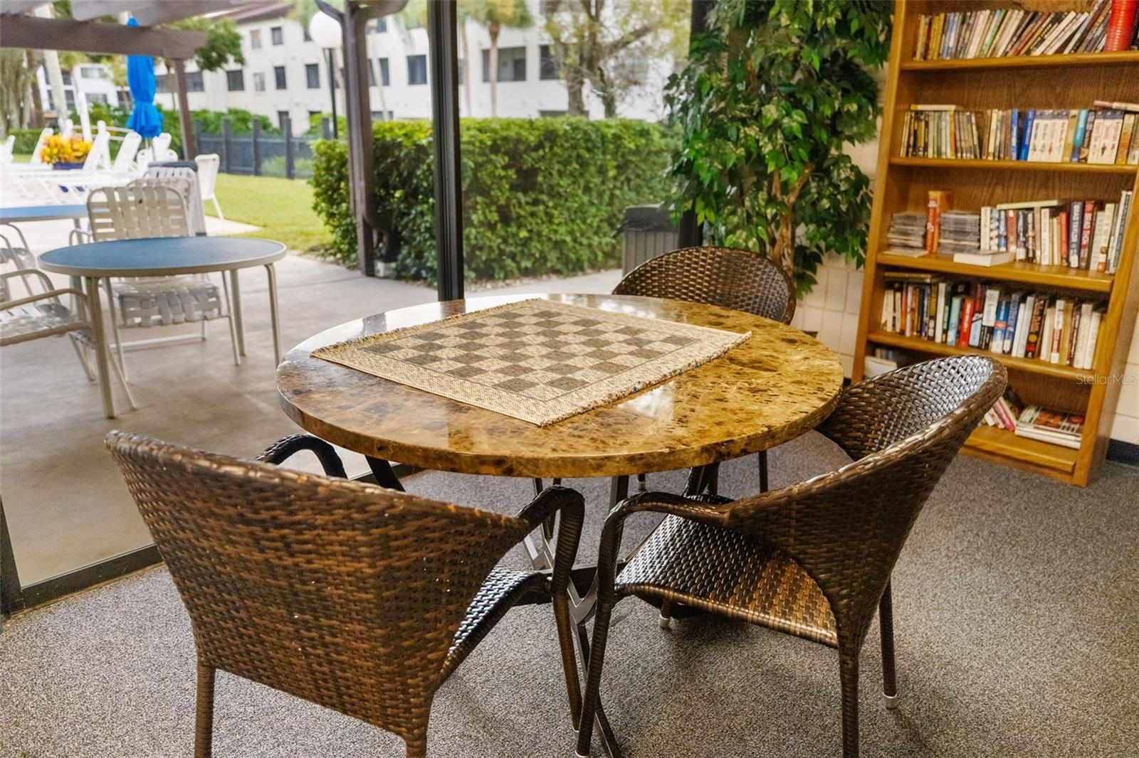 2585 COUNTRYSIDE BLVD #4302