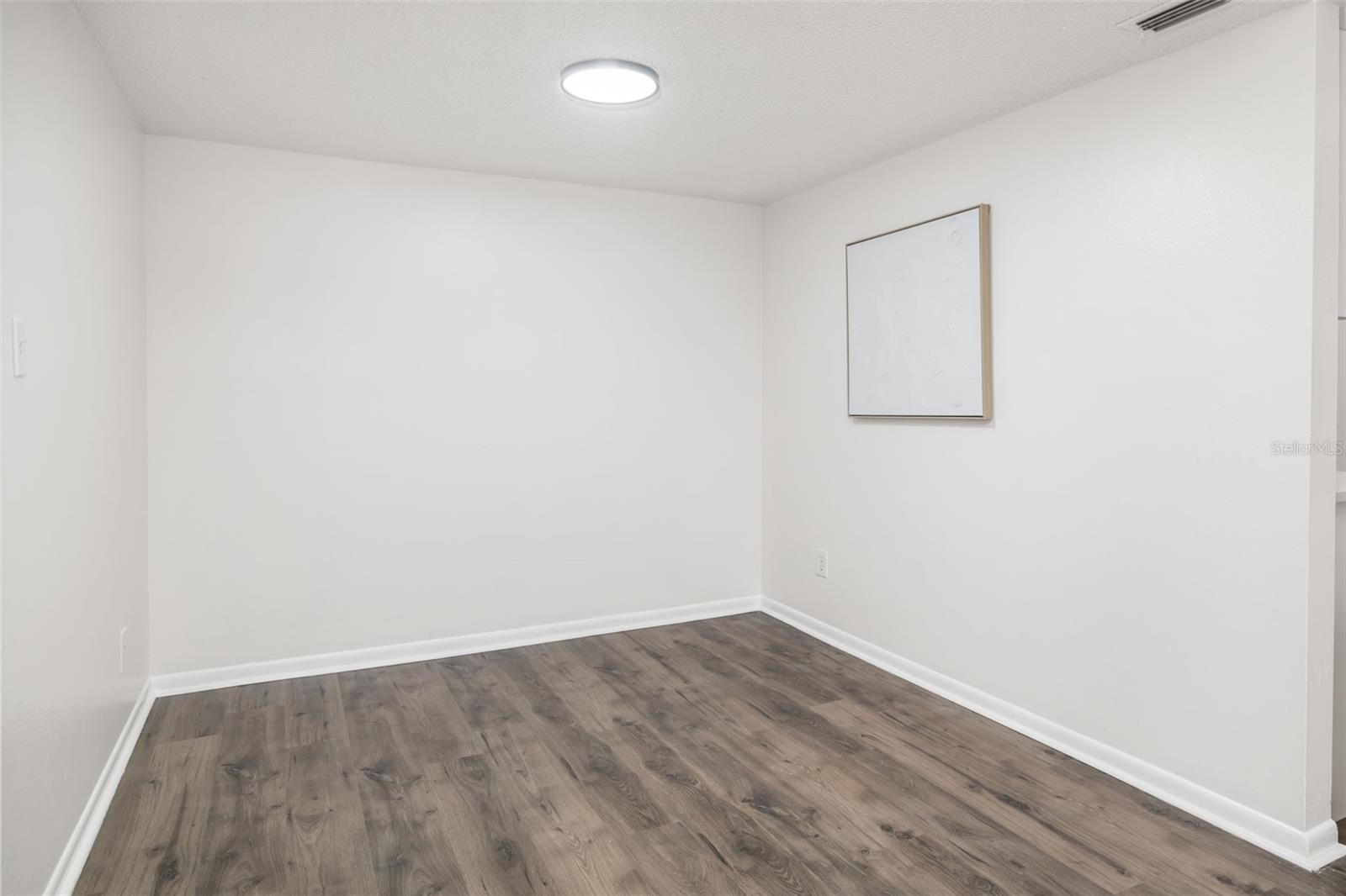 2585 COUNTRYSIDE BLVD #4302